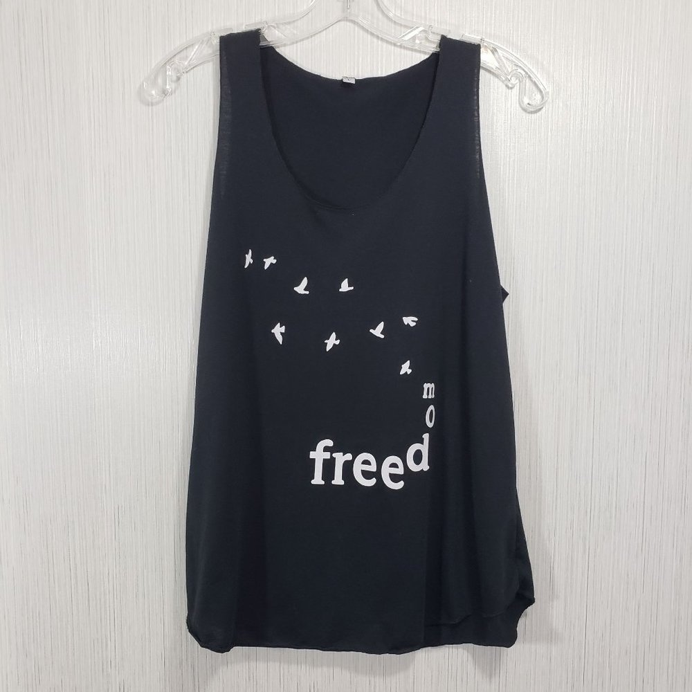 Freedom birds flying graphic tank top with raw‎ edging womans size large
